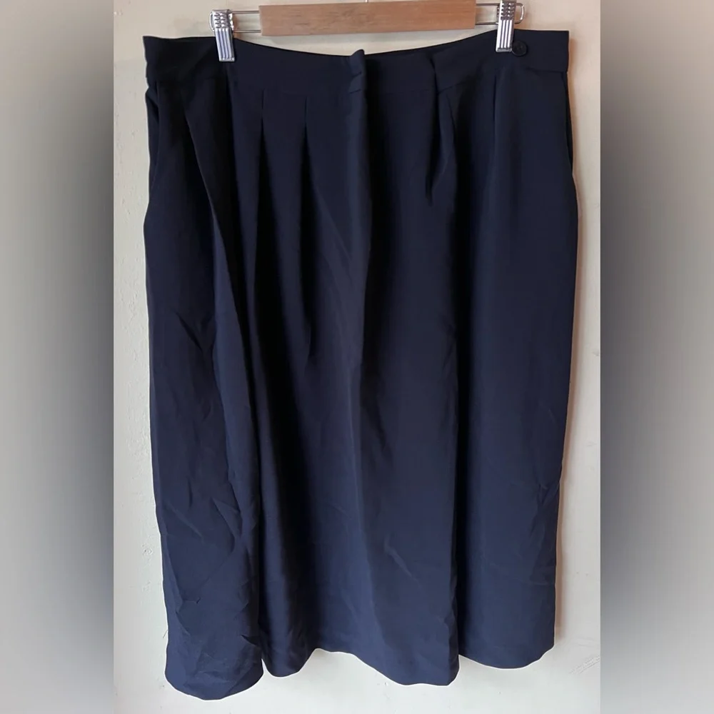 💚 Zara Basic Navy Blue Short/Skirt size Medium‎ NWT